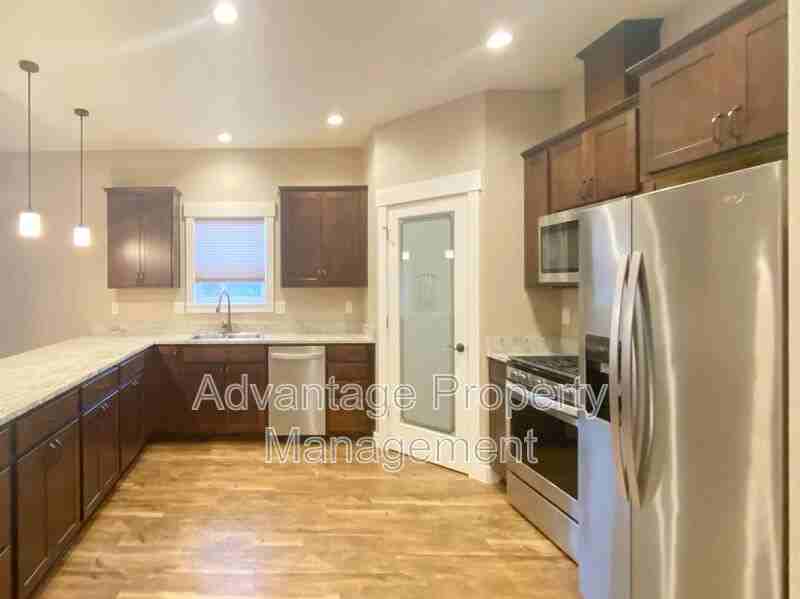 106 S 21st St - Photo 3 of 13