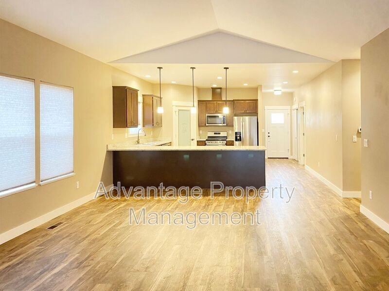 106 S 21st St - Photo 5 of 13