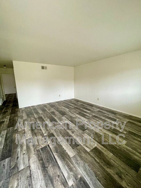 1585 P2 - Photo 3 of 14