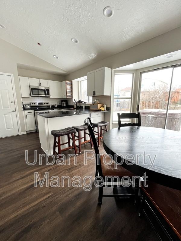 734 Westnorth - Photo 2 of 24