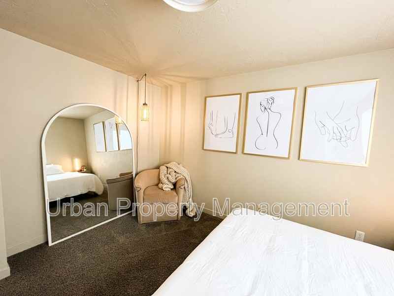 734 Westnorth - Photo 7 of 24