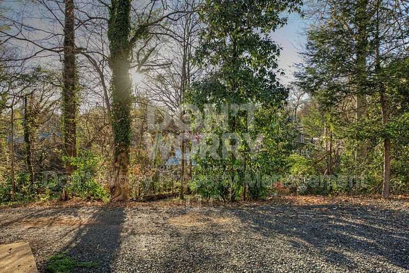 615 Dumaine St #F - Photo 3 of 10