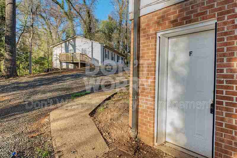 615 Dumaine St #F - Photo 4 of 10