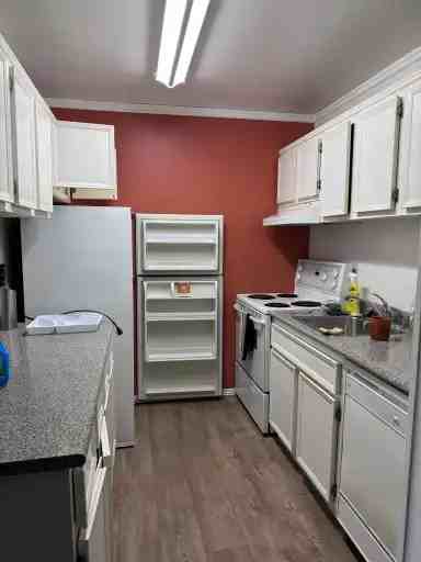 10731 84 Ave Nw #202 - Photo 4 of 14