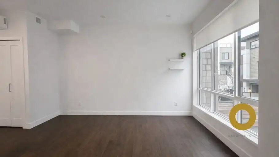 843 33rd Ave W - Photo 2 of 7