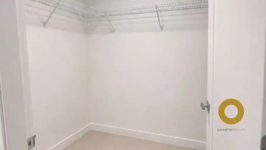 843 33rd Ave W - Photo 4 of 7