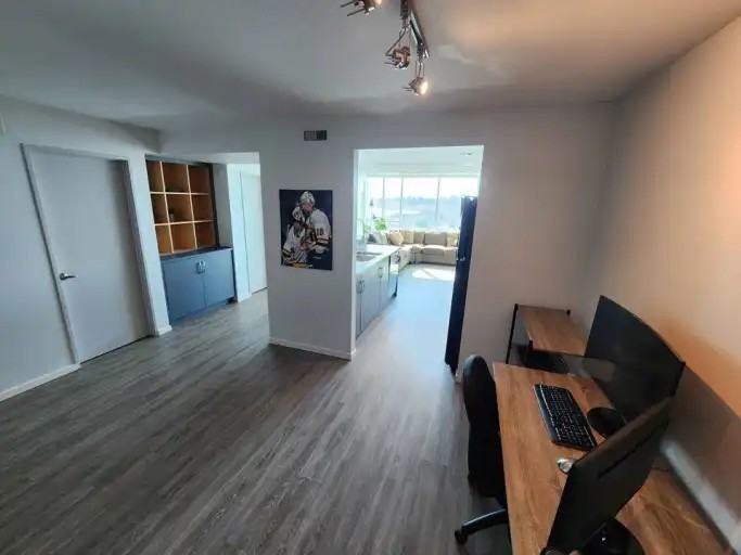 188 15 Ave Sw #1206 - Photo 4 of 12