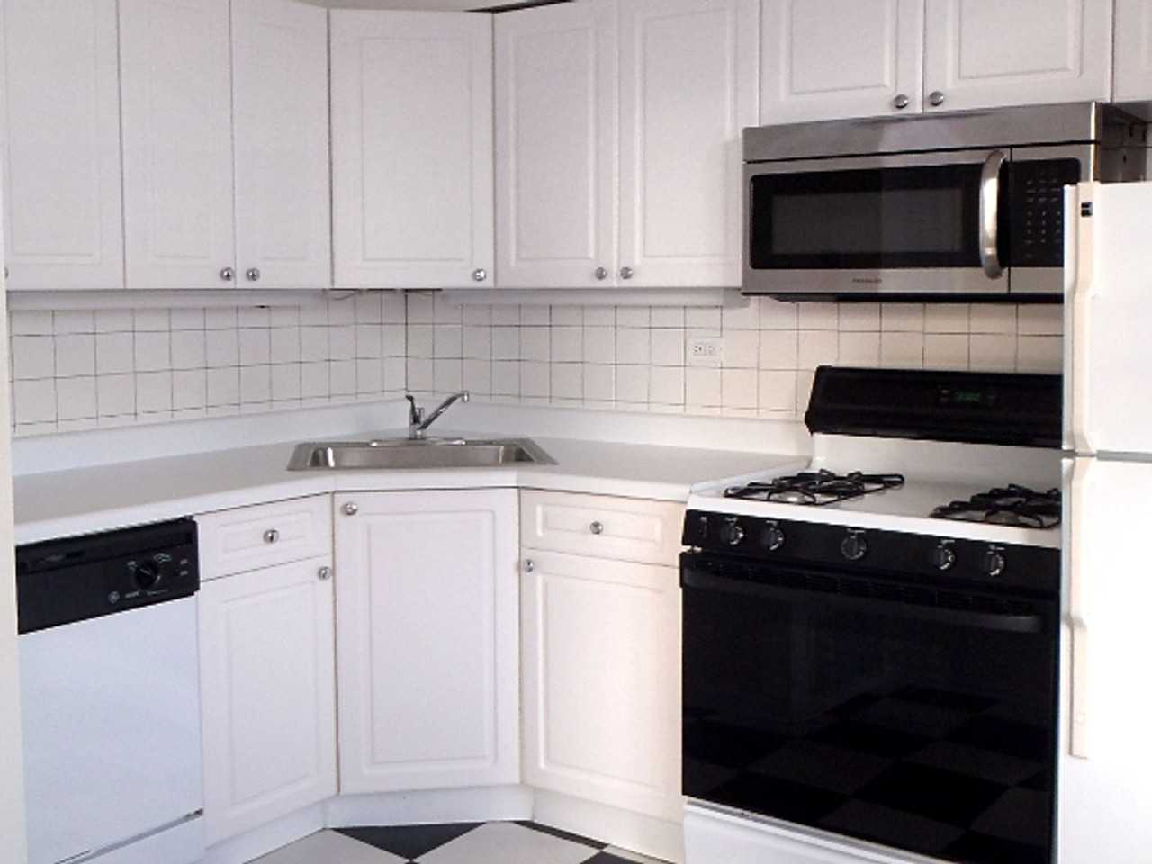 3555 N Racine Ave #1 - Photo 2 of 6