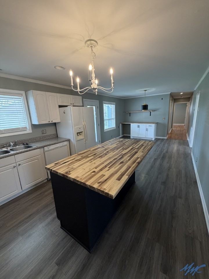 1011 Elliott Dr - Photo 5 of 16