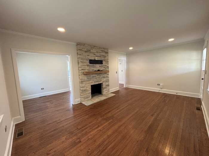 4716 Elder Ave - Photo 4 of 18