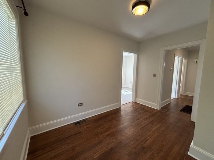 4716 Elder Ave - Photo 5 of 18