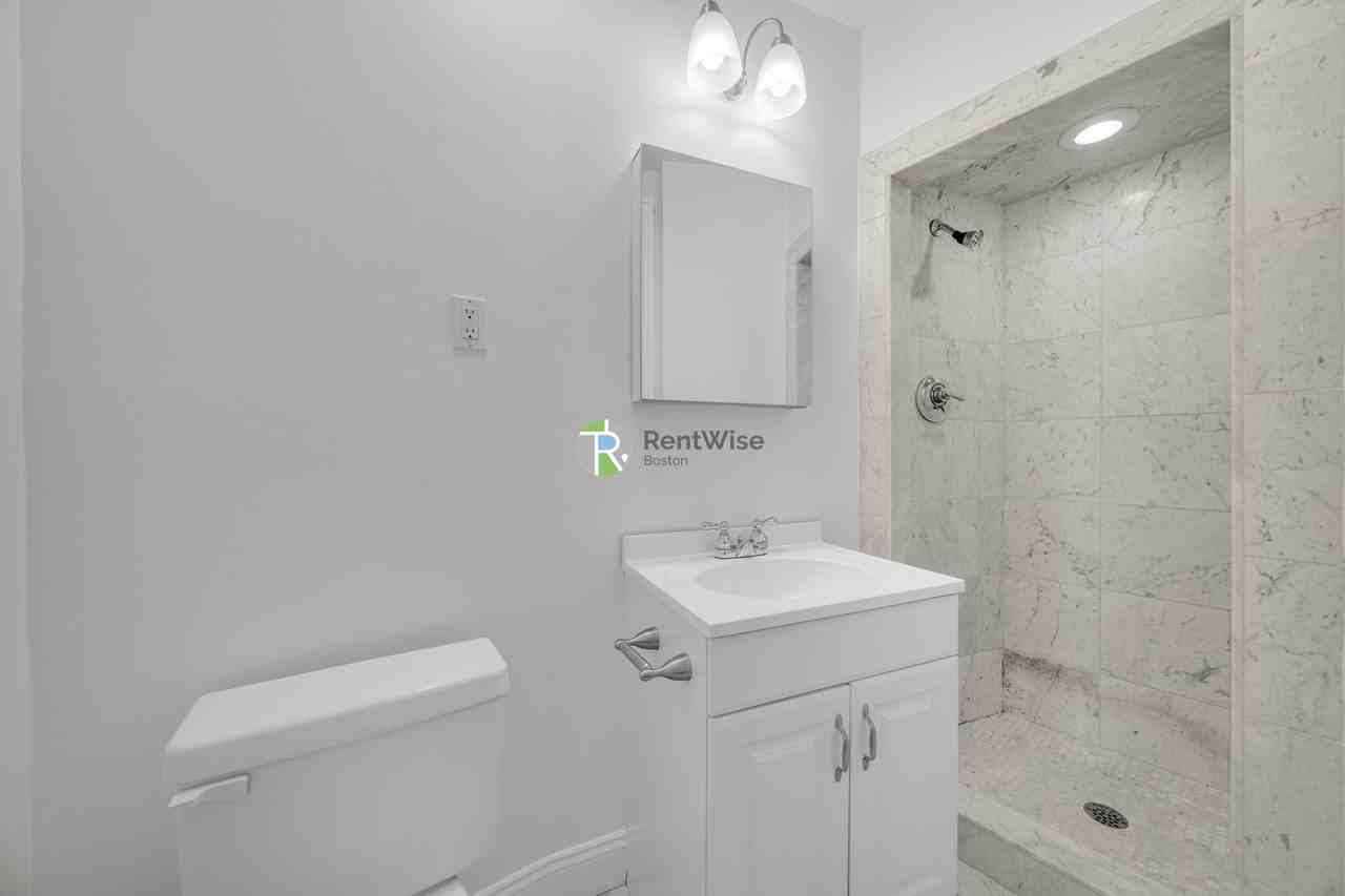 92 Charles St #33 - Photo 3 of 13