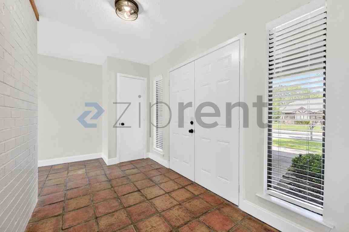 1006 Tulane Dr - Photo 4 of 25