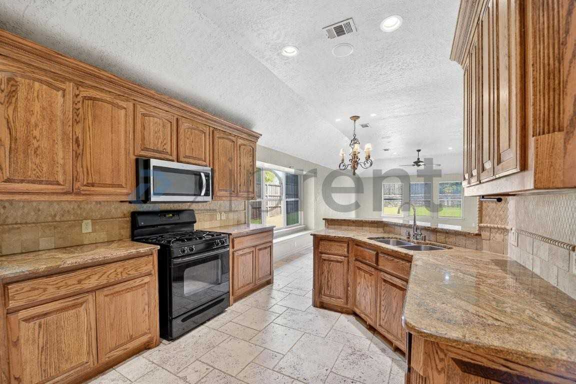 6592 Clydesdale Ct - Photo 7 of 29