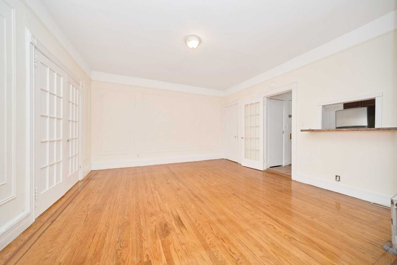 416 E 89th St #3F - Photo 2 of 9