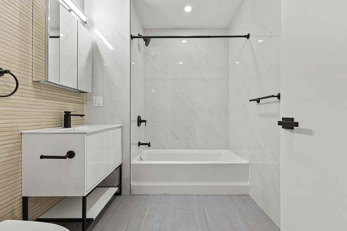 14326 84th Rd #7B - Photo 5 of 10