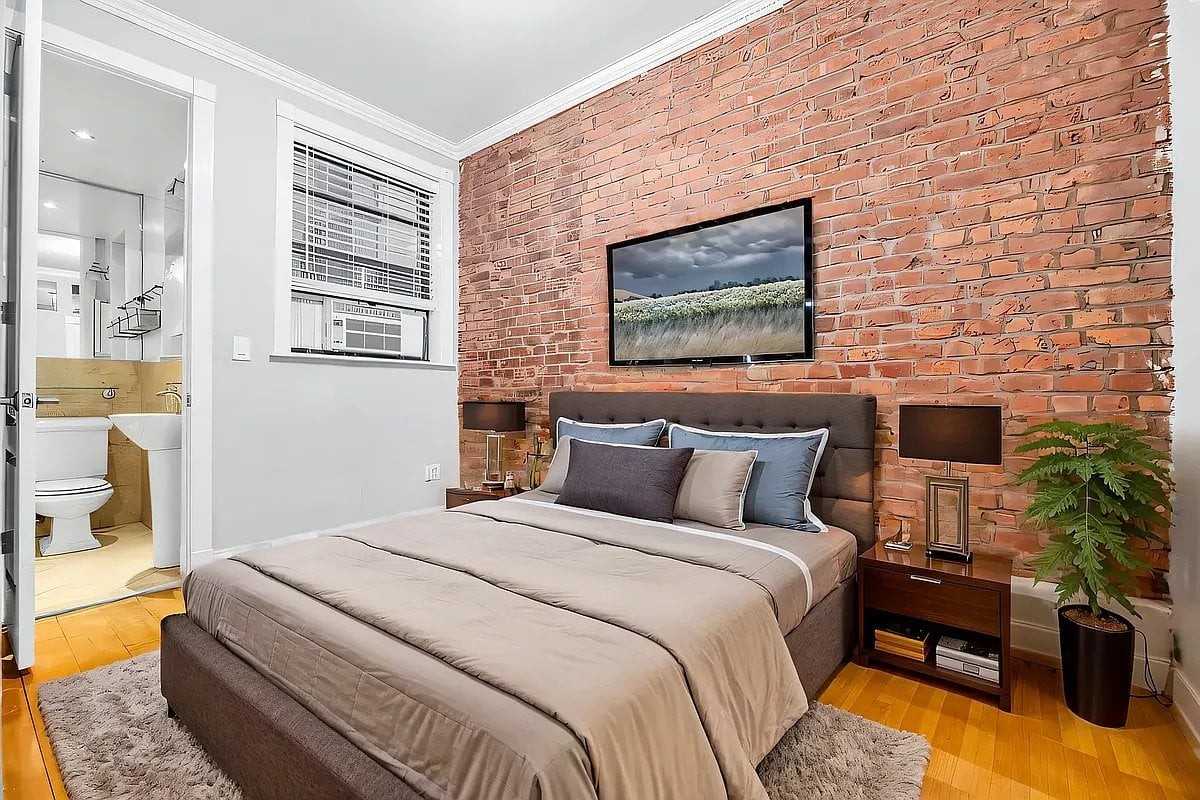 330 E 6th St #2F - Photo 4 of 5