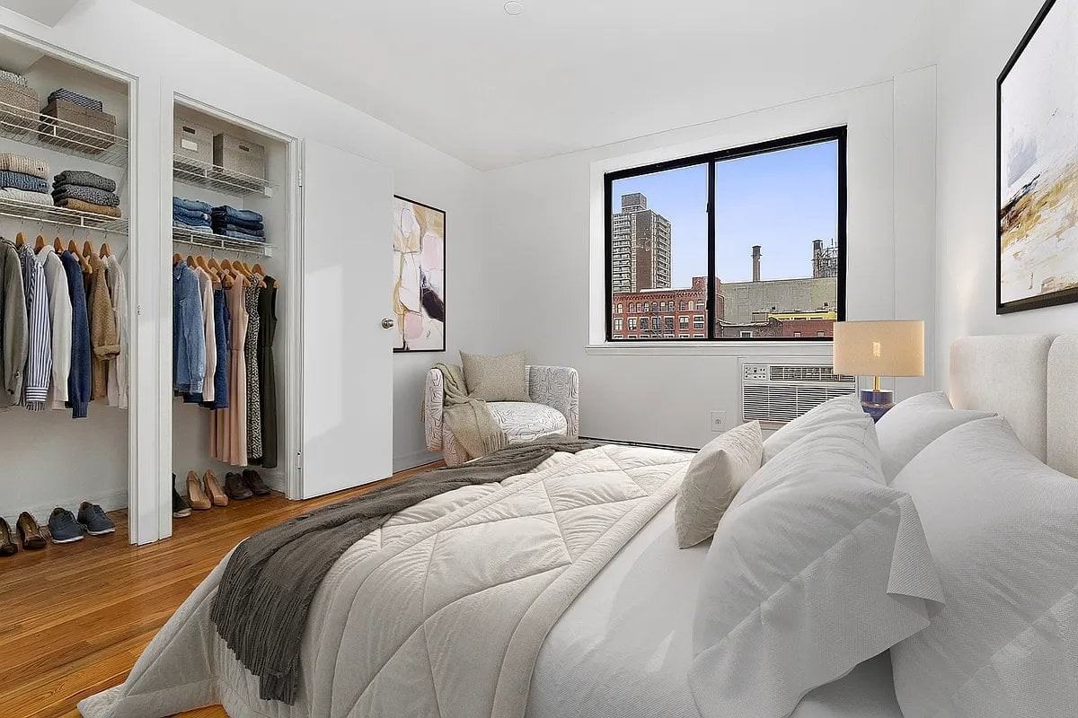 394 E 8th St #7C - Photo 4 of 5