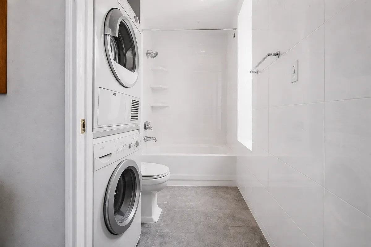 E 50th St #2B - Photo 4 of 4