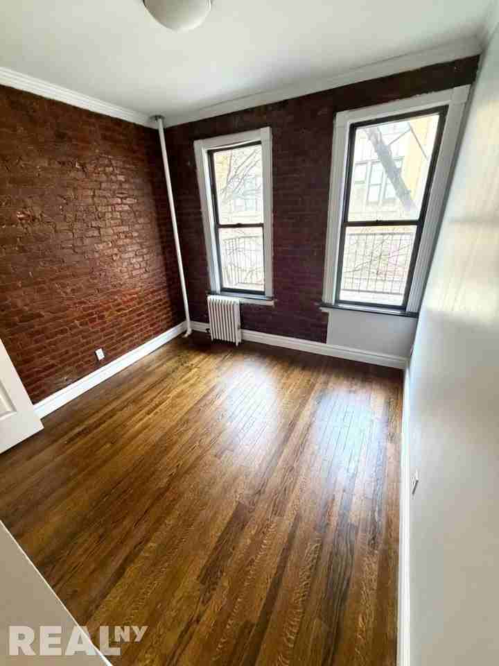 E 13th St #3A - Photo 3 of 6