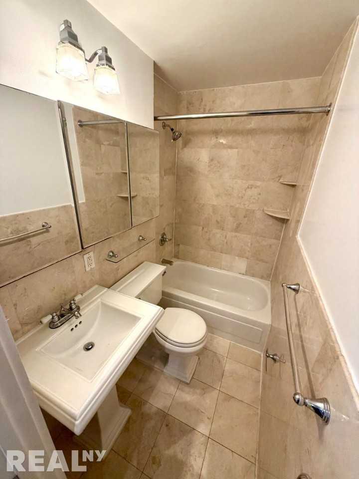 E 13th St #3A - Photo 6 of 6