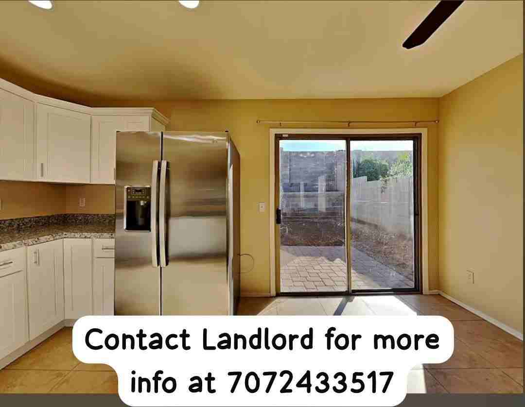 17729 W Banff Ln - Photo 7 of 9