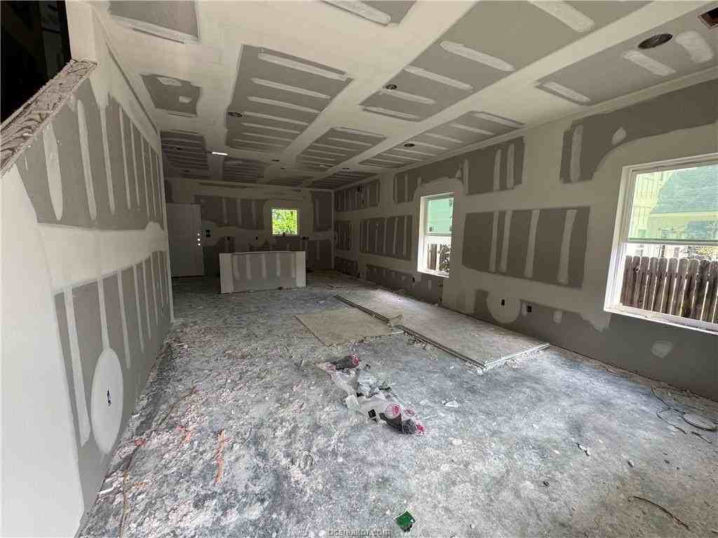 215 Richards St Unit B - Photo 2 of 9