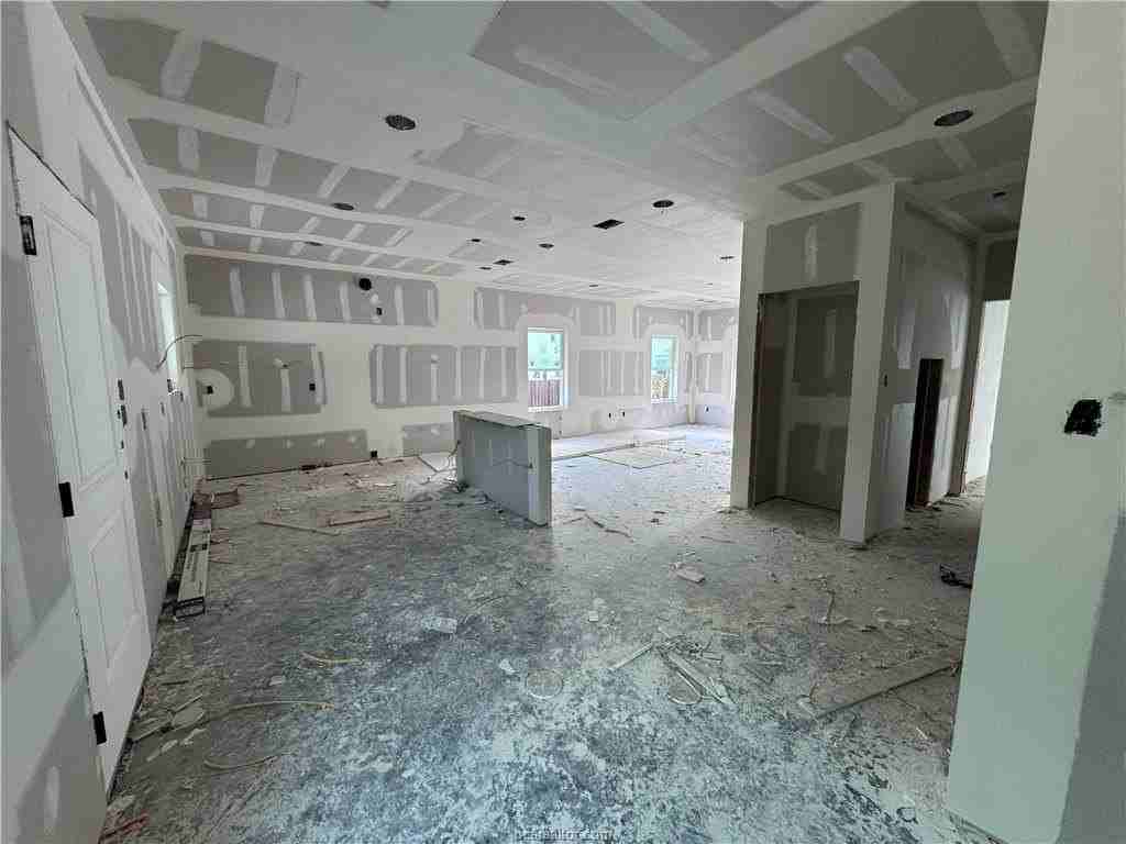 215 Richards St Unit B - Photo 4 of 9