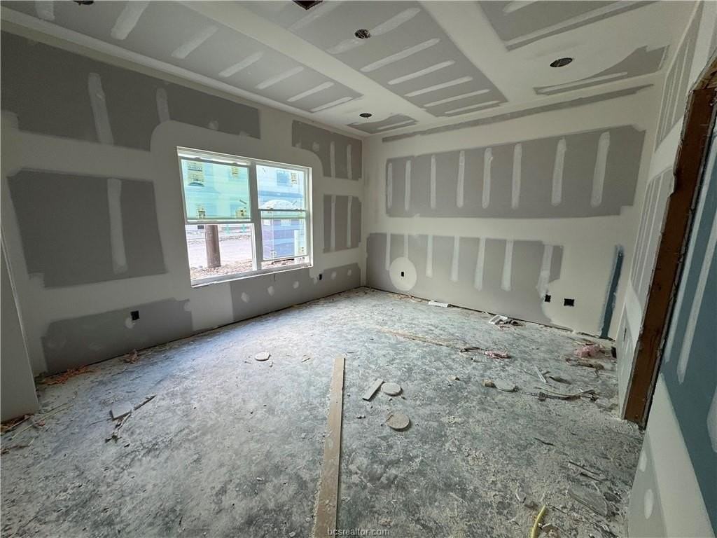 215 Richards St Unit B - Photo 5 of 9