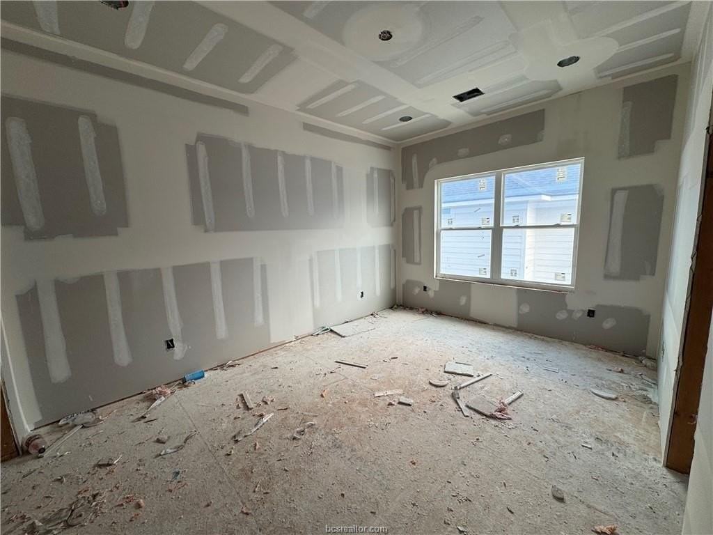 215 Richards St Unit B - Photo 7 of 9