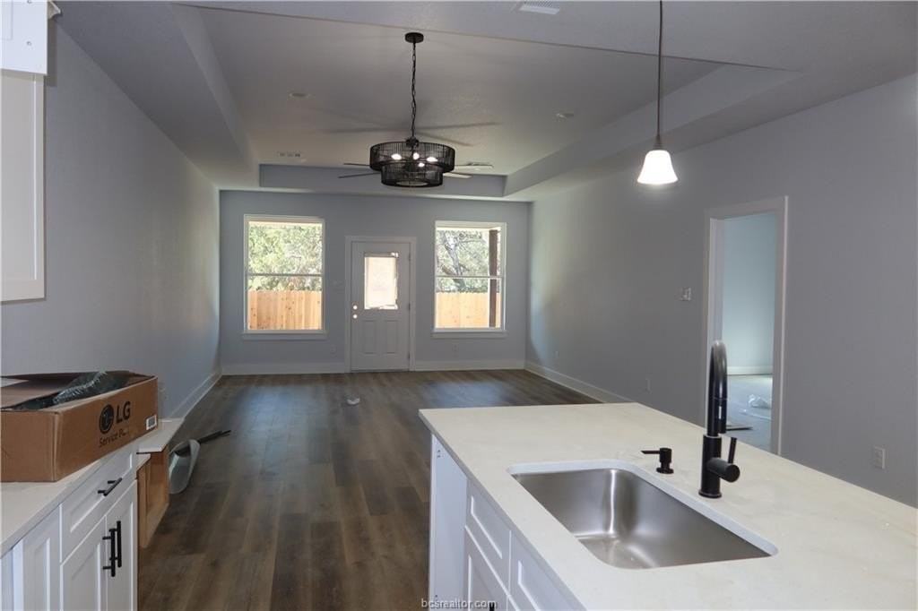 2002 Reagan Ct - Photo 4 of 19