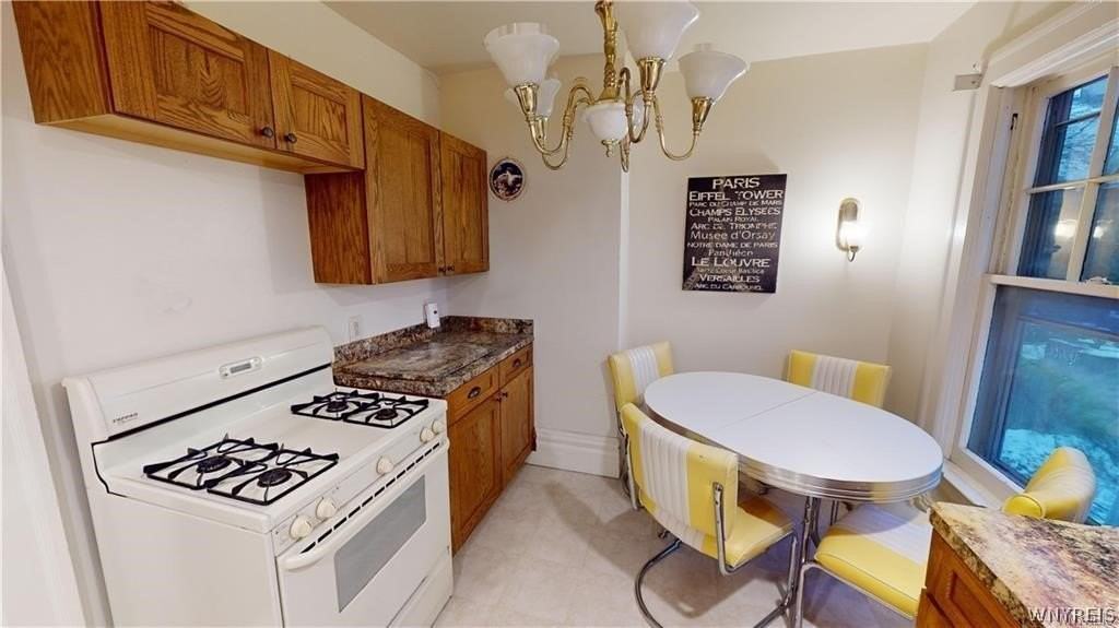 222 Norwood Ave - Photo 5 of 11