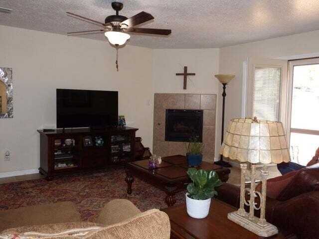 2401 Chelwood Park Blvd Ne Unit B-1 - Photo 4 of 9