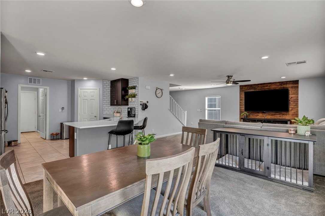 10283 Massachusetts Ln - Photo 3 of 25