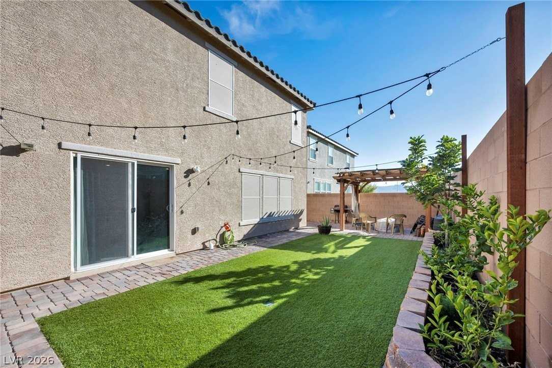 10283 Massachusetts Ln - Photo 5 of 25