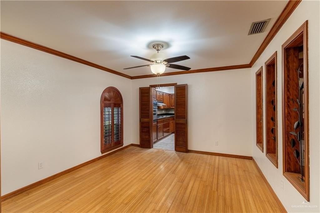 313 Xanthisma Ave - Photo 4 of 19