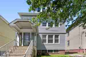 featured image of 144 Bellevue St #1