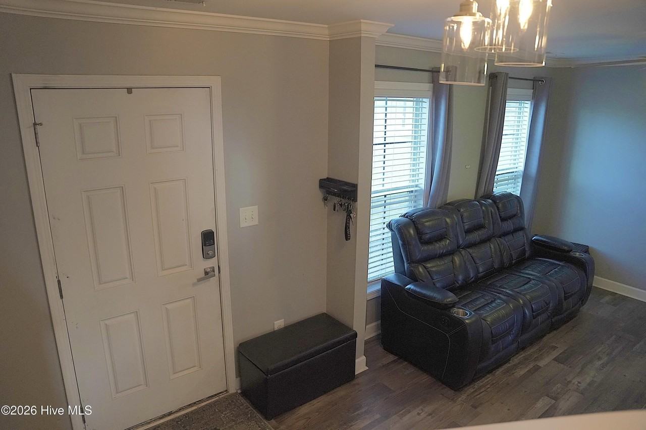 187 Declaration Dr - Photo 5 of 27