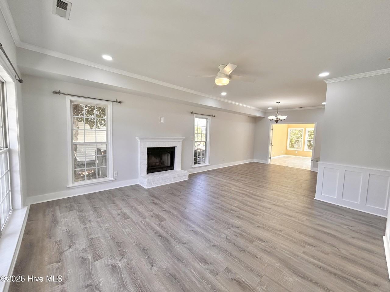 1006 Meridian Dr - Photo 6 of 50