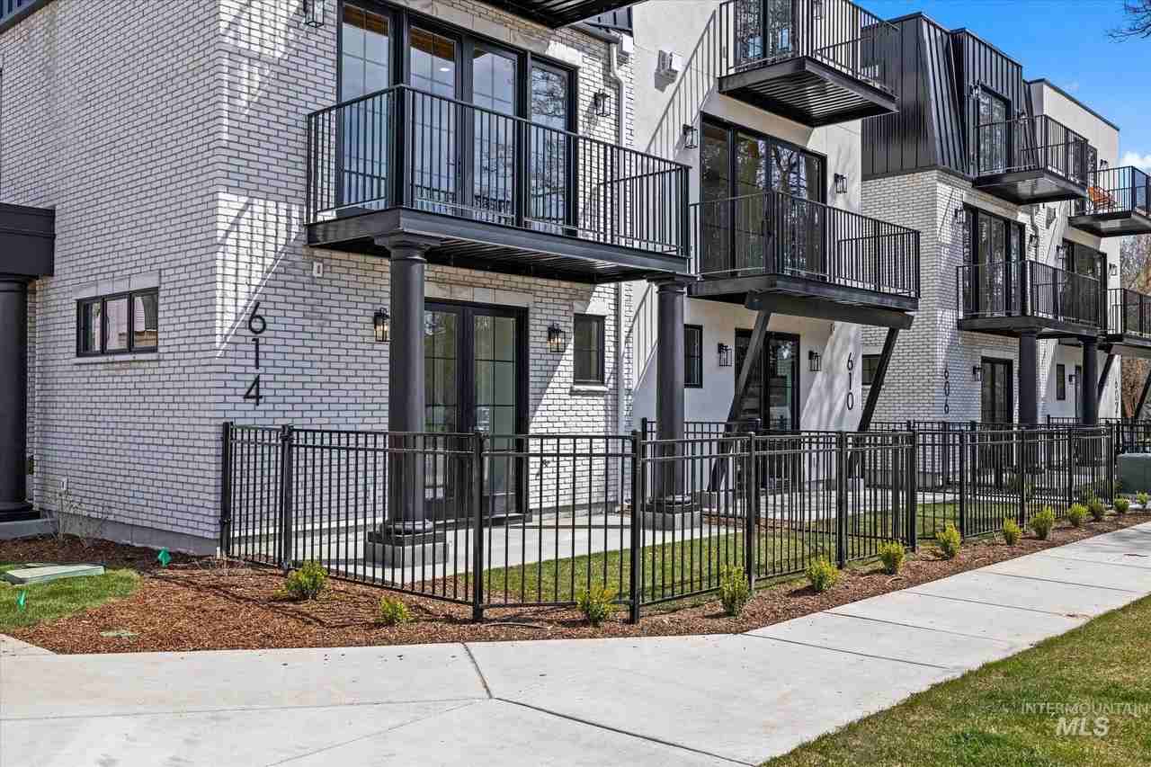 614 N Avenue H Ave - Photo 3 of 48