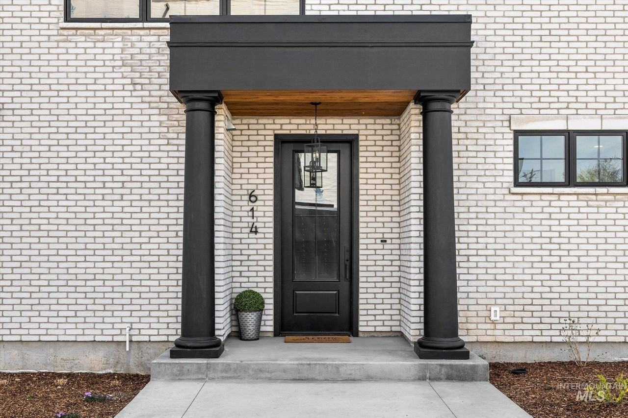 614 N Avenue H Ave - Photo 7 of 48