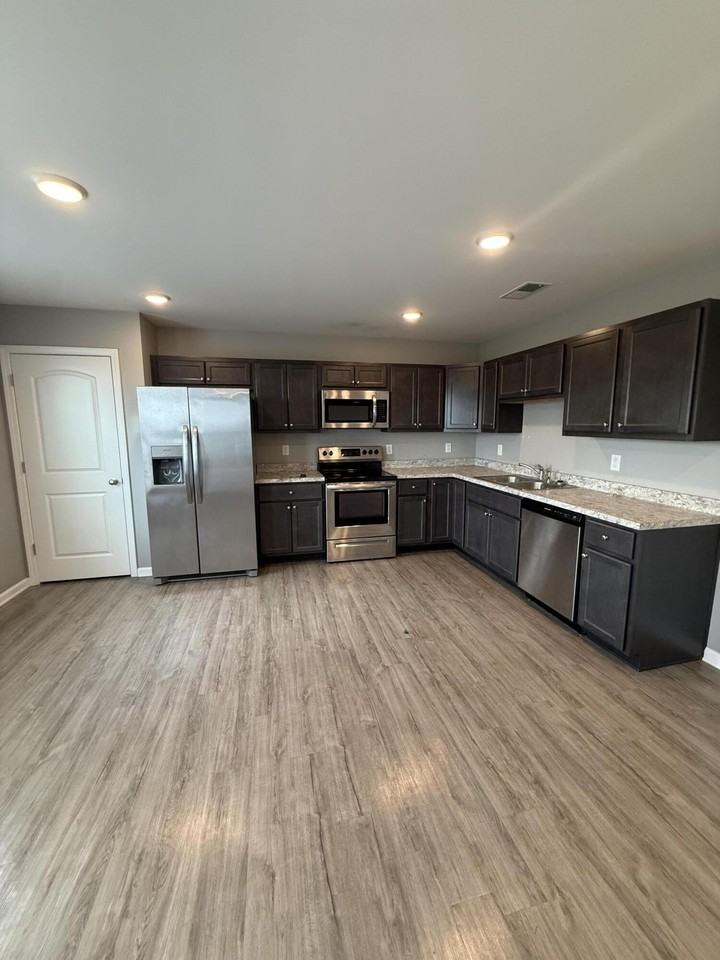 2716 Hailey Rose Way - Photo 5 of 24