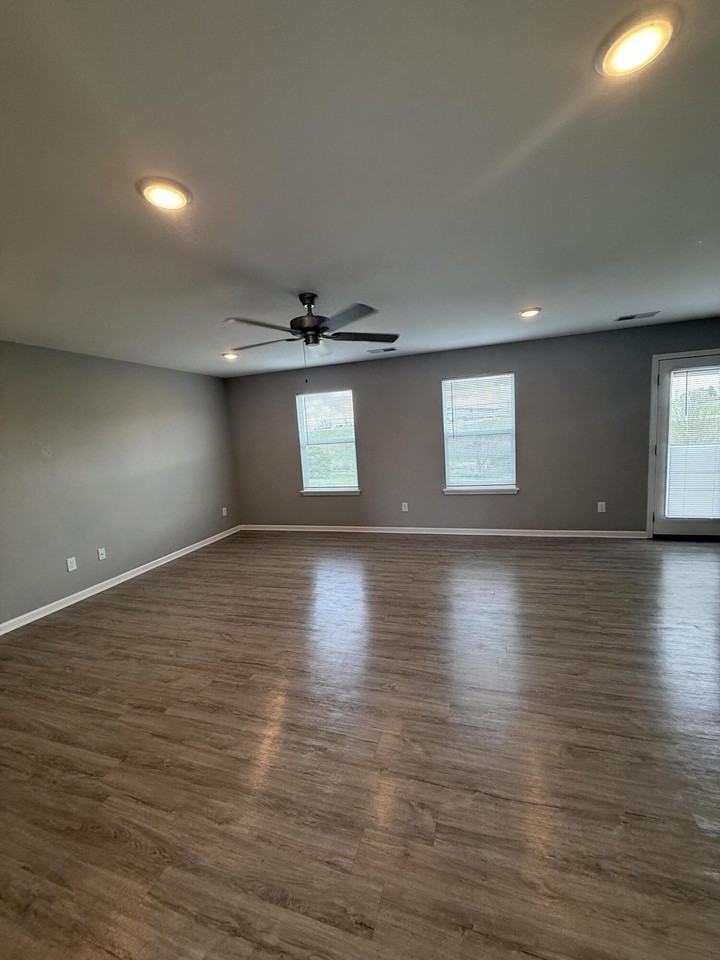 2716 Hailey Rose Way - Photo 6 of 24