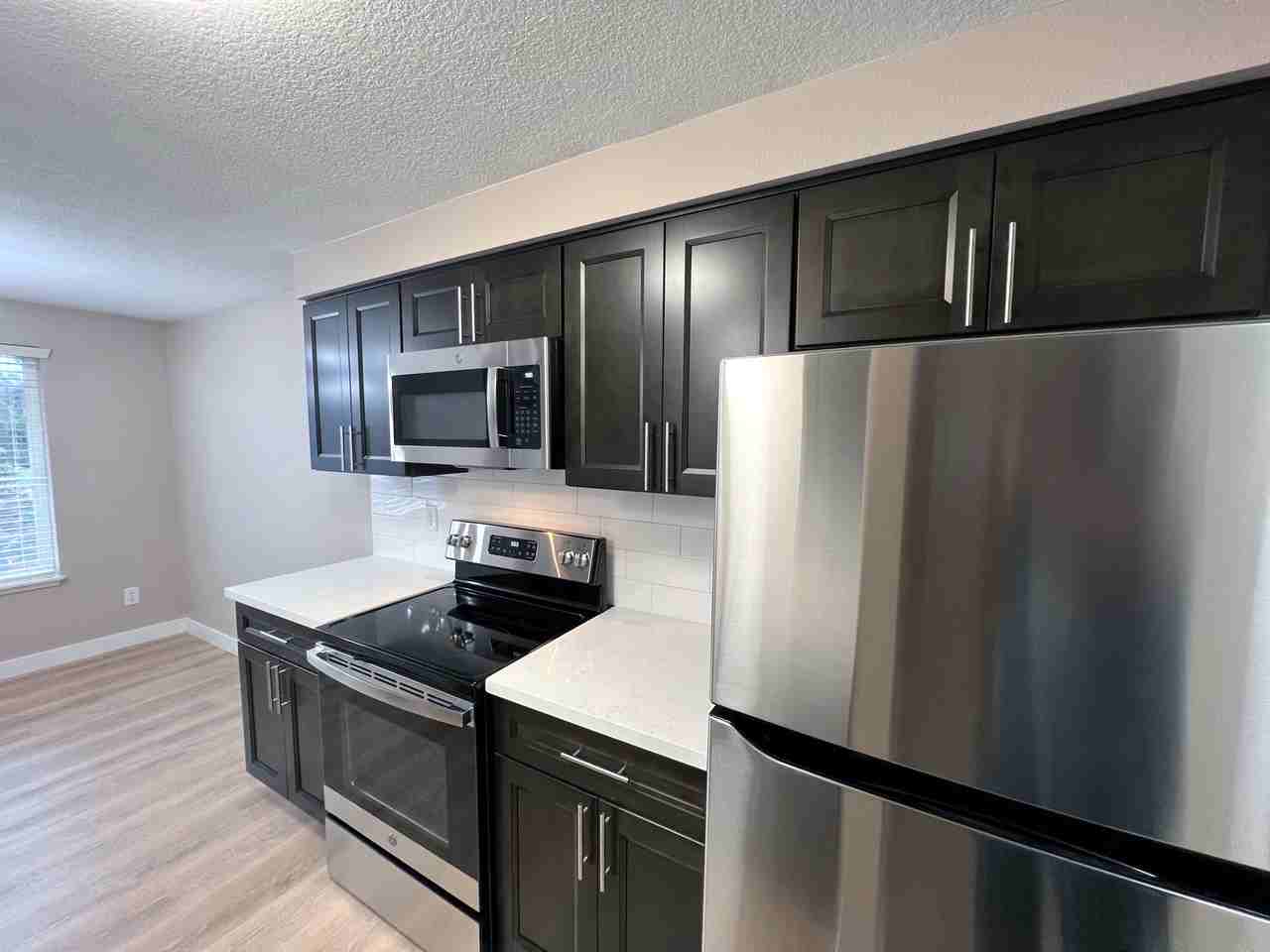 706 Browning Avenue South - Photo 2 of 31