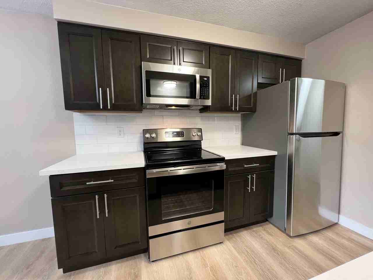 706 Browning Avenue South - Photo 3 of 31