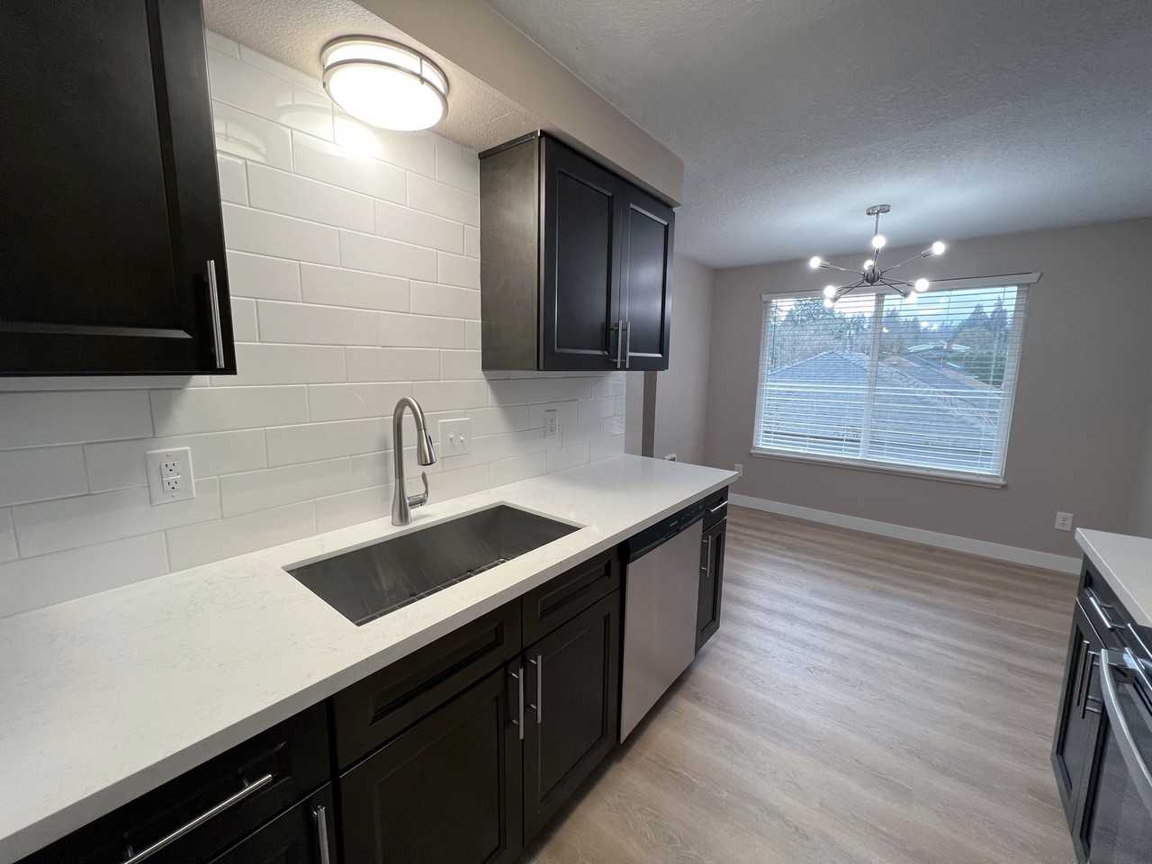 706 Browning Avenue South - Photo 4 of 31