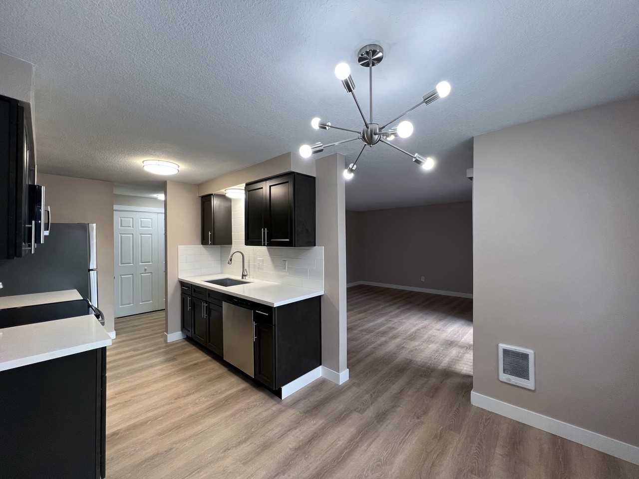 706 Browning Avenue South - Photo 6 of 31