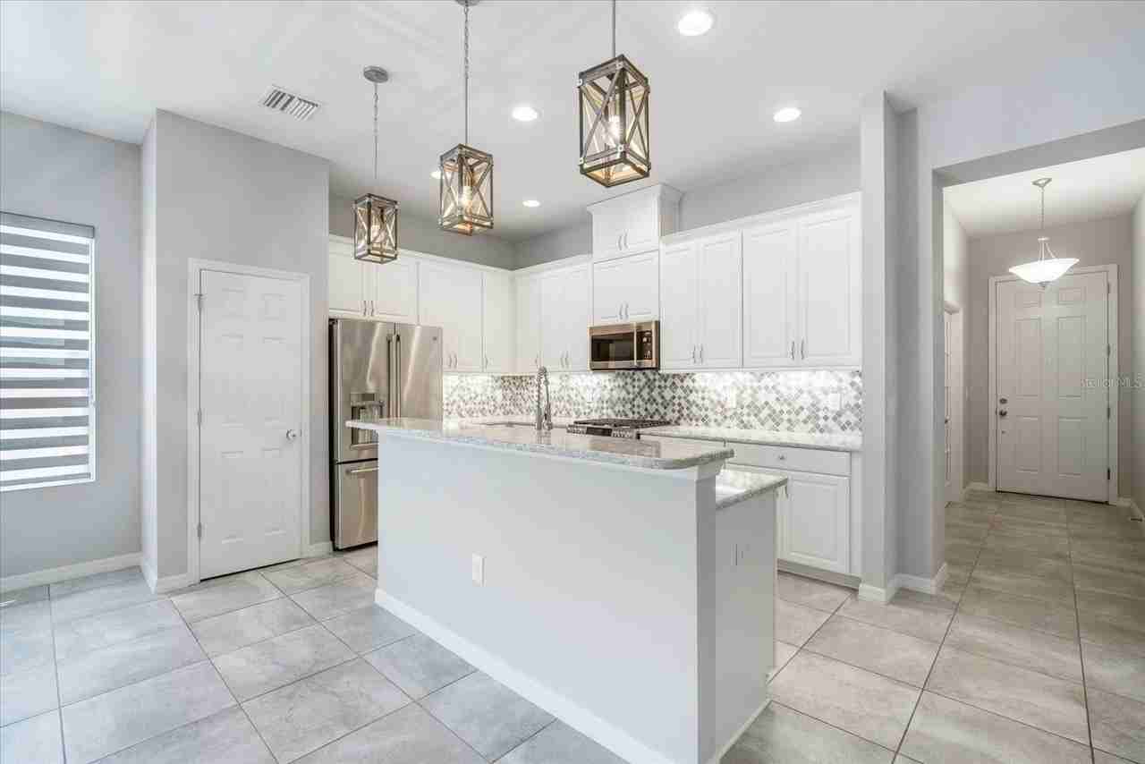 6523 Watson Rd - Photo 6 of 32