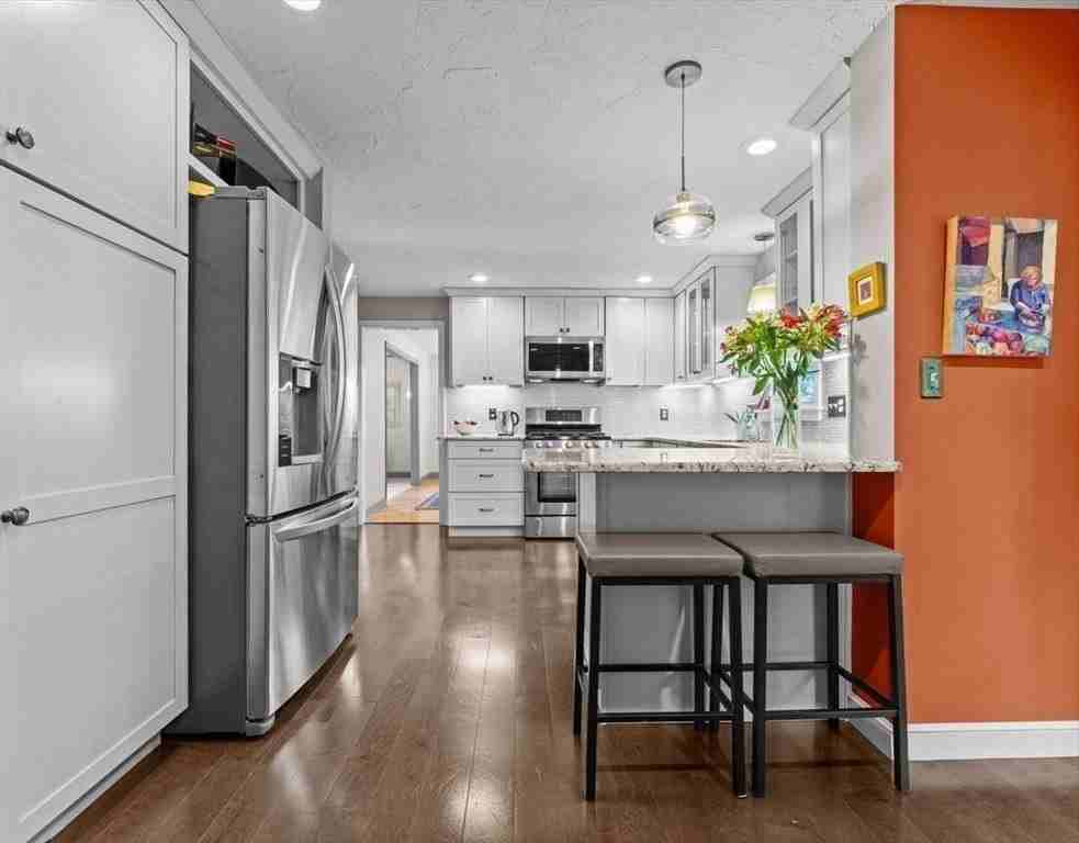 9 Pleasantview Ter - Photo 3 of 30