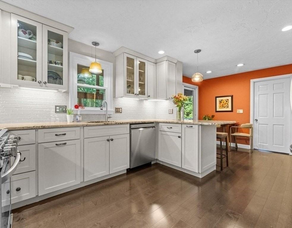 9 Pleasantview Ter - Photo 4 of 30